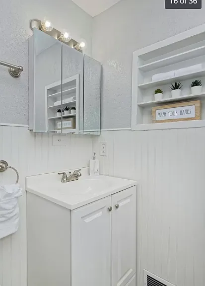 4871 Benton St — Photo 14