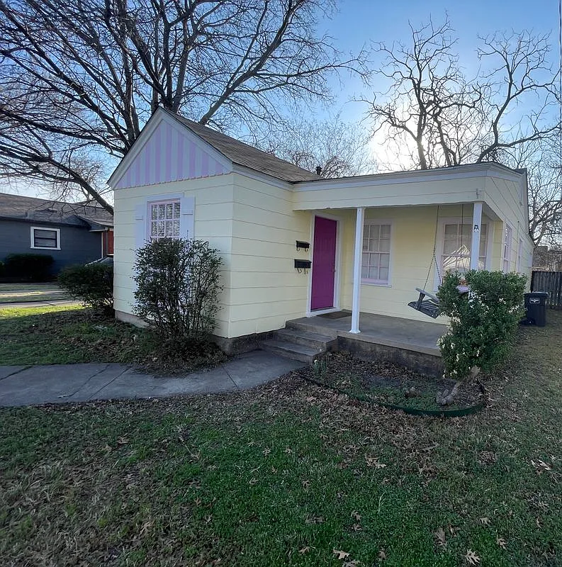 2 bed, 1.0 bath, 1128 sqft, $1,900 — Photo 1