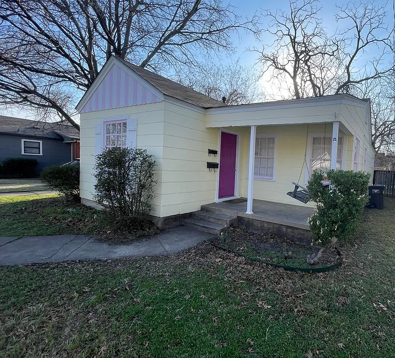 3232 Cockrell Ave