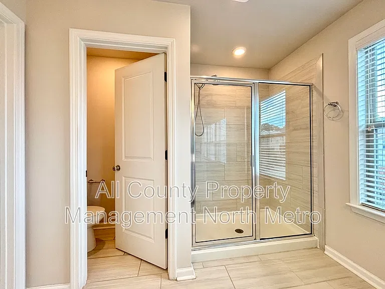3518 Hidden Valley Cir — Photo 10