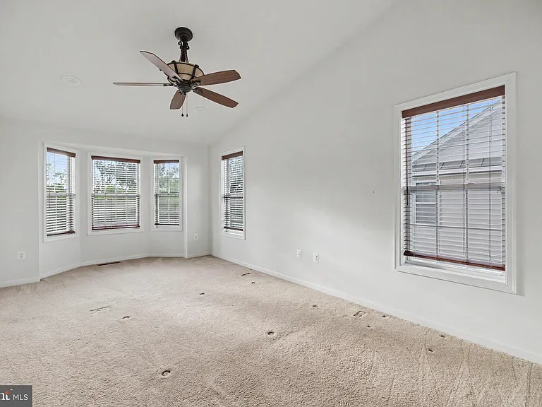 23108 Sunbury St — Photo 21