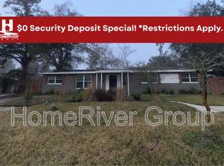 8122 Santillo Dr, Jacksonville, FL 32217