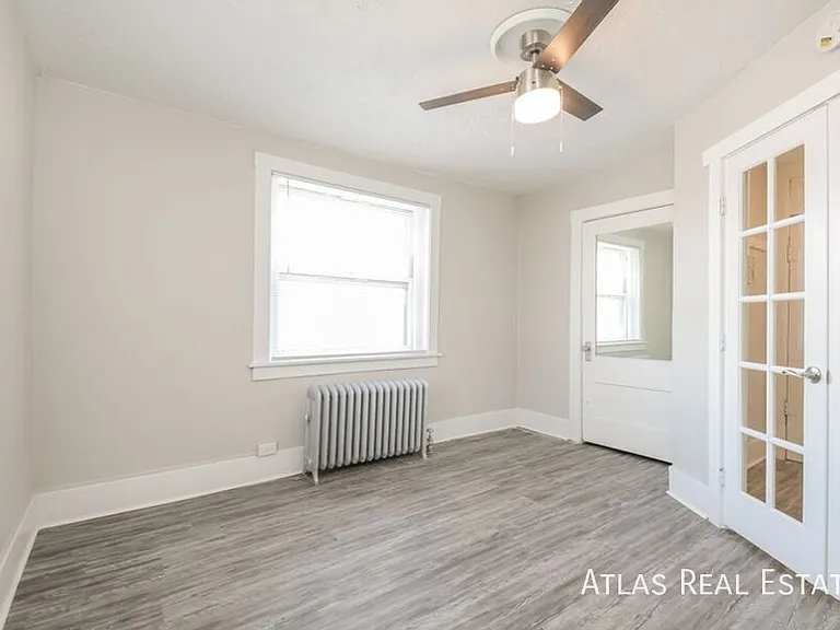 970 N Pearl St #10 — Photo 2