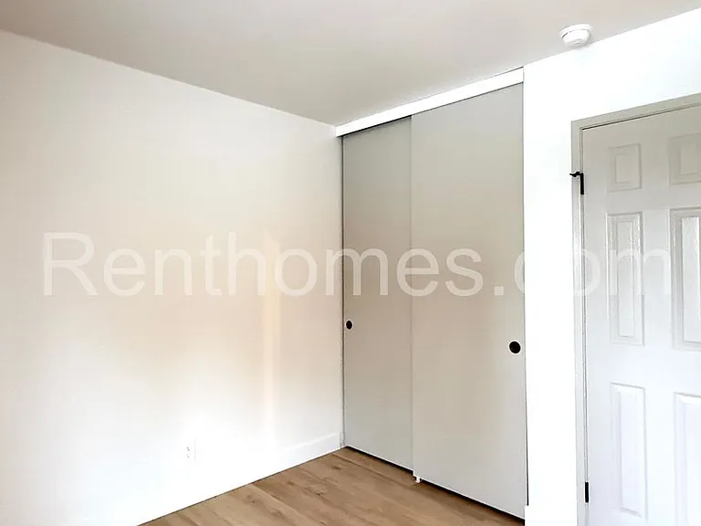 9342 Twin Mountain Cir — Photo 17