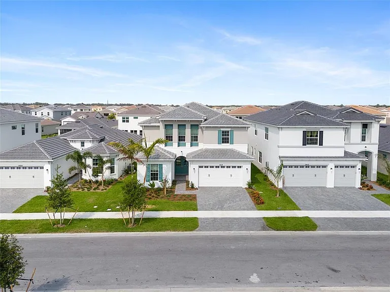 5418 Empire Dr — Photo 13