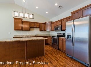 2708 Tobacco Rd APT B, Manhattan, KS 66503