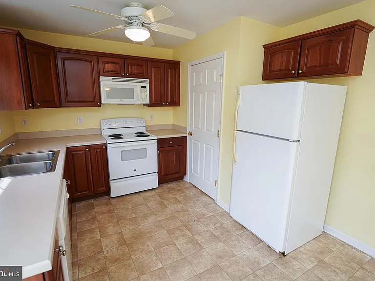 1331 Aspen Dr — Photo 30