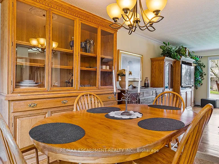 1546 Lorne Wood Rd — Photo 9