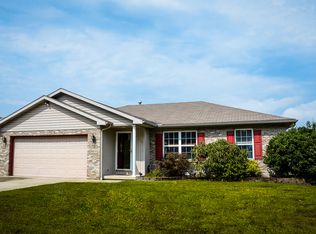 6266 Acadia Dr, Newburgh, IN 47630