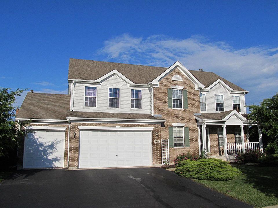HERON CREEK HOME W/ LOFT, LIVING, DINING, FAMILY ROOM & FINISHED BASEMENT!