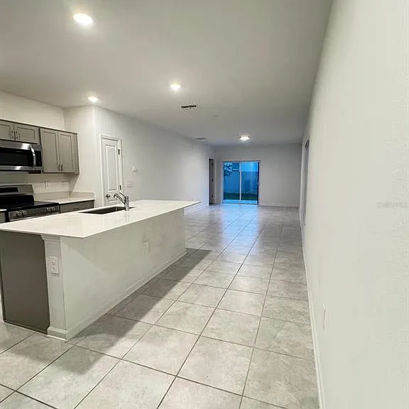 1204 Deepwater Cir — Photo 3