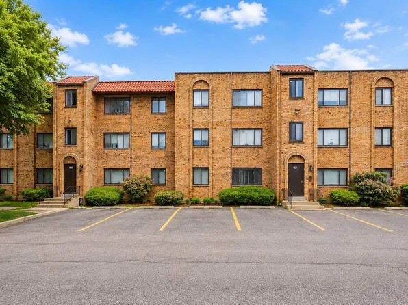 224 E Rimini Ct Unit 2A, Palatine, IL 60067