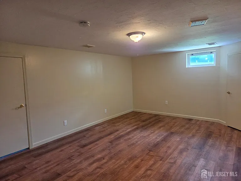 8 Chester Ct — Photo 22