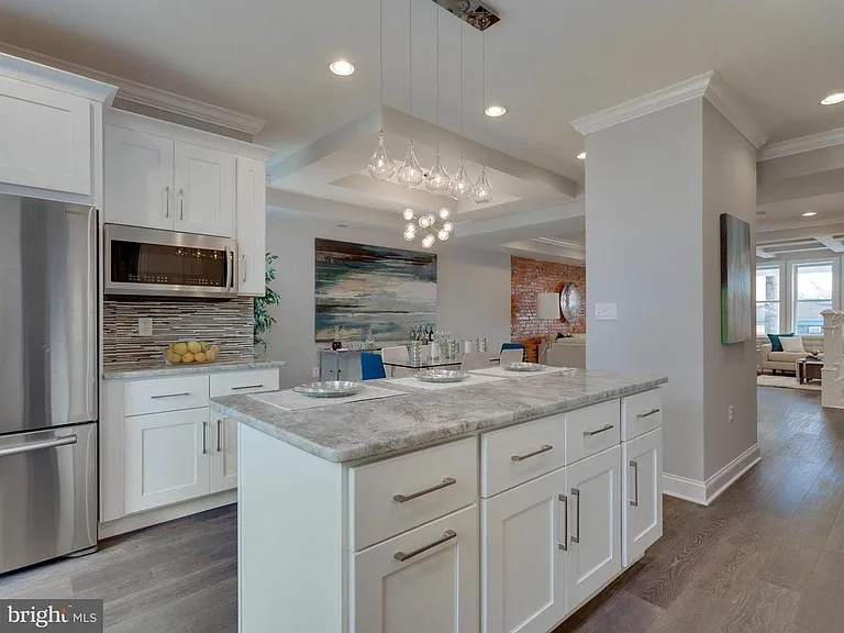 Chefs Kitchen, Quartzite island, Stainless, Appliances, Pantry