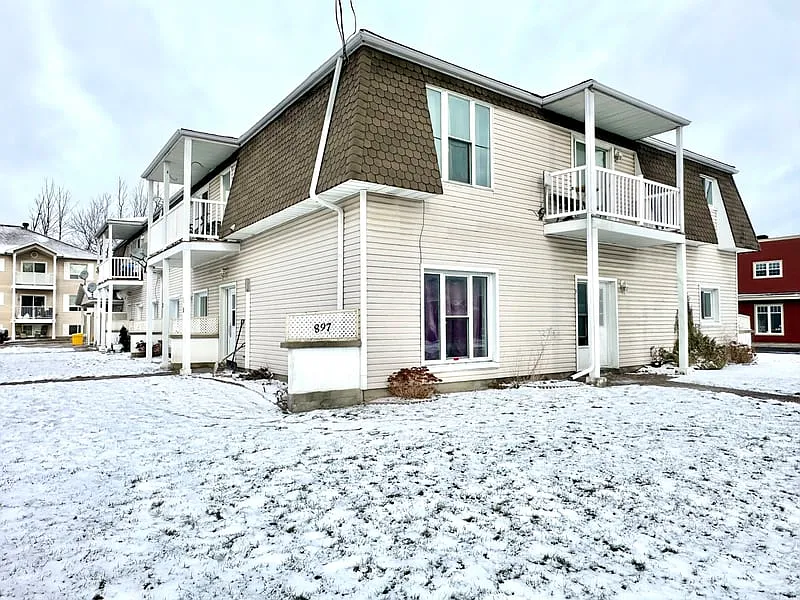 897 Notre Dame St Unit 7 — Photo 1