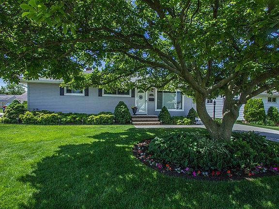 2nd image of 11369 Gabriella Dr