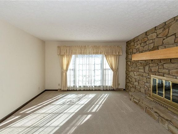 3rd image of 5675 N Sandy Creek Dr