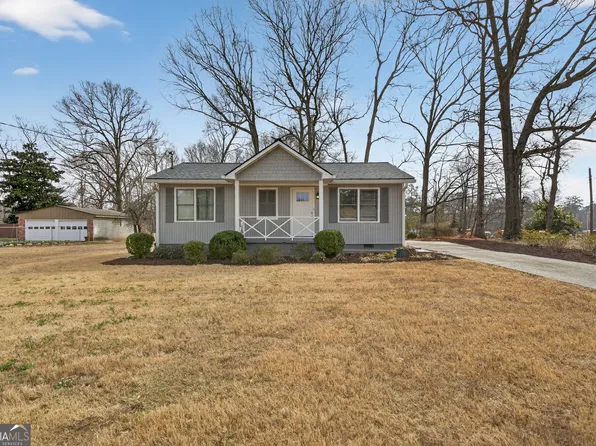 190 Chestnut St NE, Fairburn, GA 30213