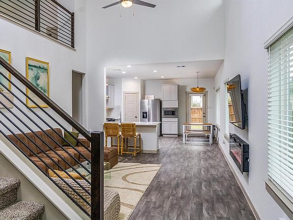 4th image of 12832 Barnesbury Ln