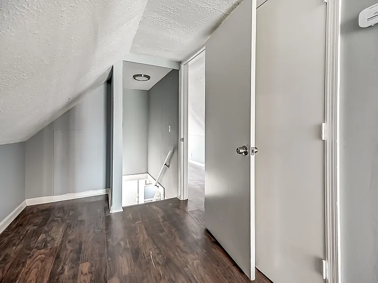 1257 Leonhard St — Photo 25