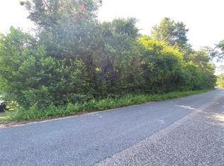 Lake Dr, Crestview, FL 32539