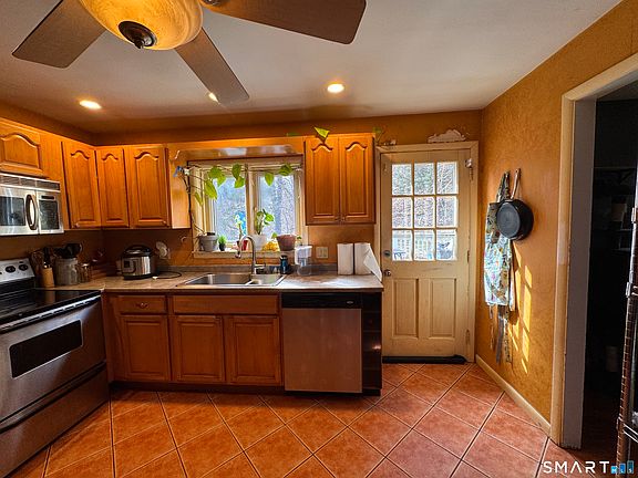 3rd image of 47 Juniper Ridge Drive