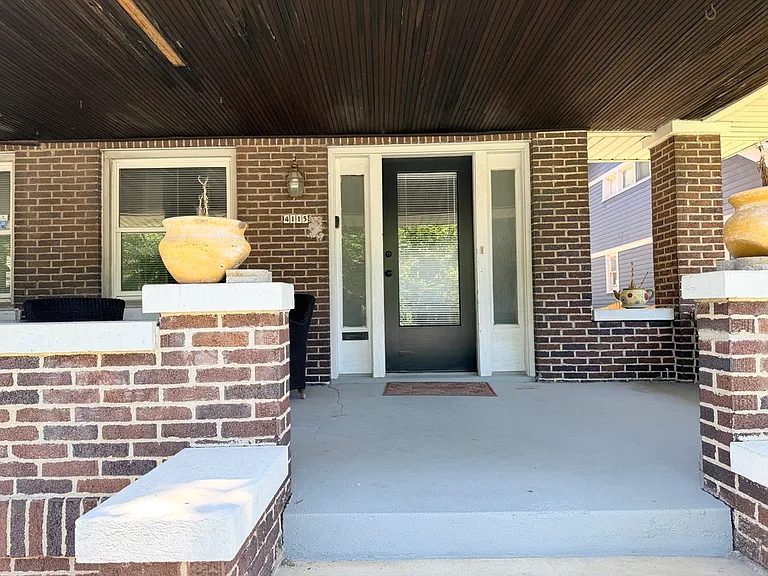 4115 N College Ave — Photo 2