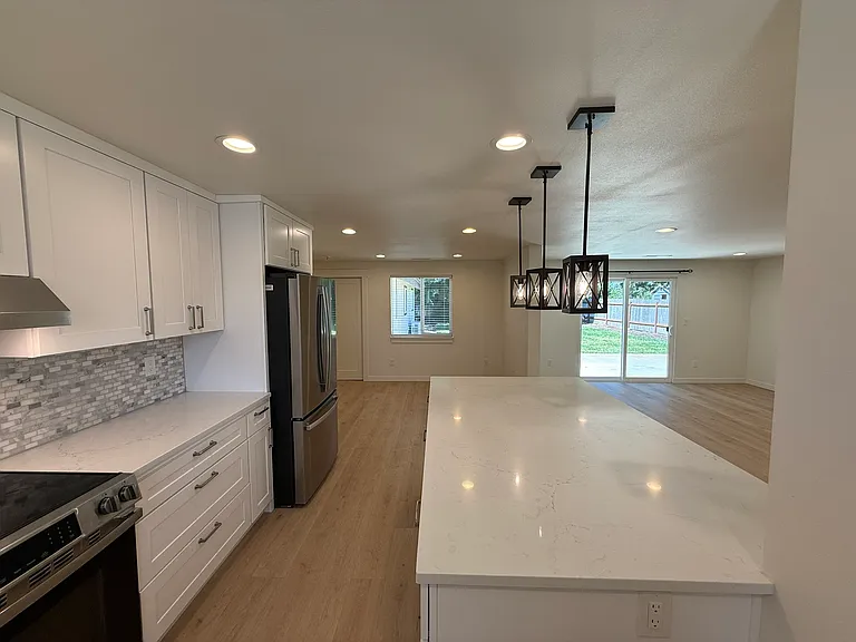 721 Iva Ln NE — Photo 13