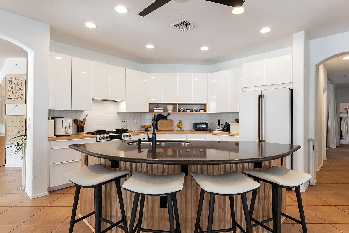 4 bed, 2.5 bath, 2878 sqft, $3,595 — Photo 1