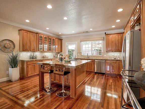 5th image of 2150 Ardis Dr