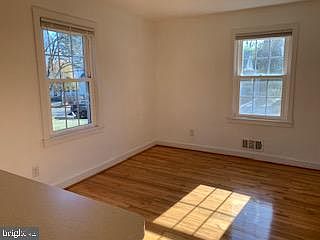 5th image of 3515 Nimitz Rd