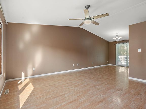 5th image of 6654 Hawthorne Ave