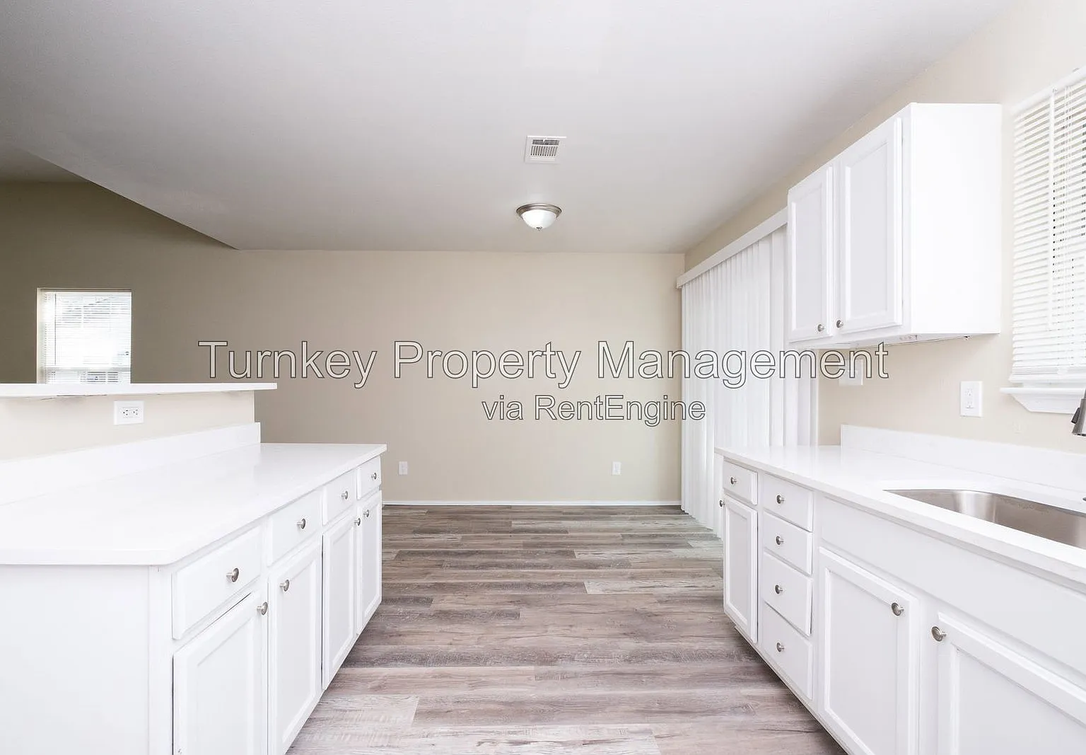 3 bed, 2.0 bath, 1157 sqft, $1,100 — Photo 3