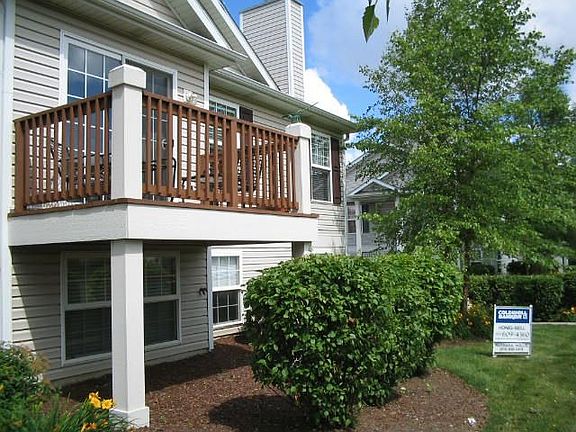 end unit has basement