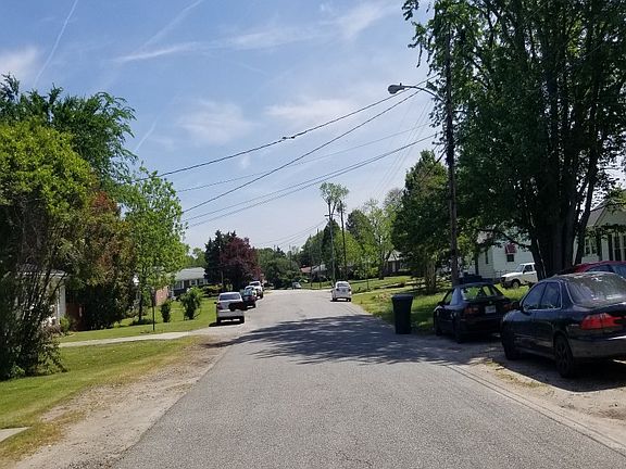 4th image of 910 James Dr