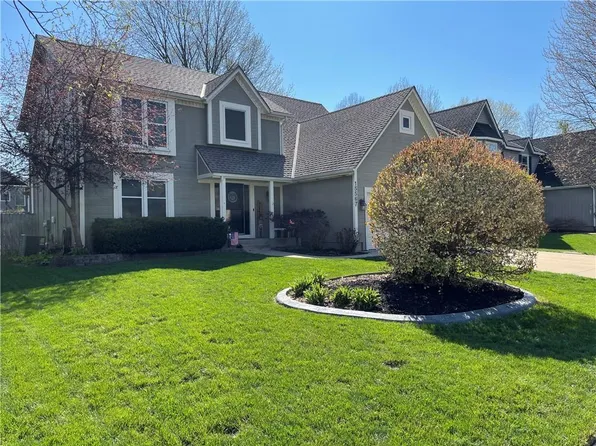 15567 S Apache Cir, Olathe, KS 66062