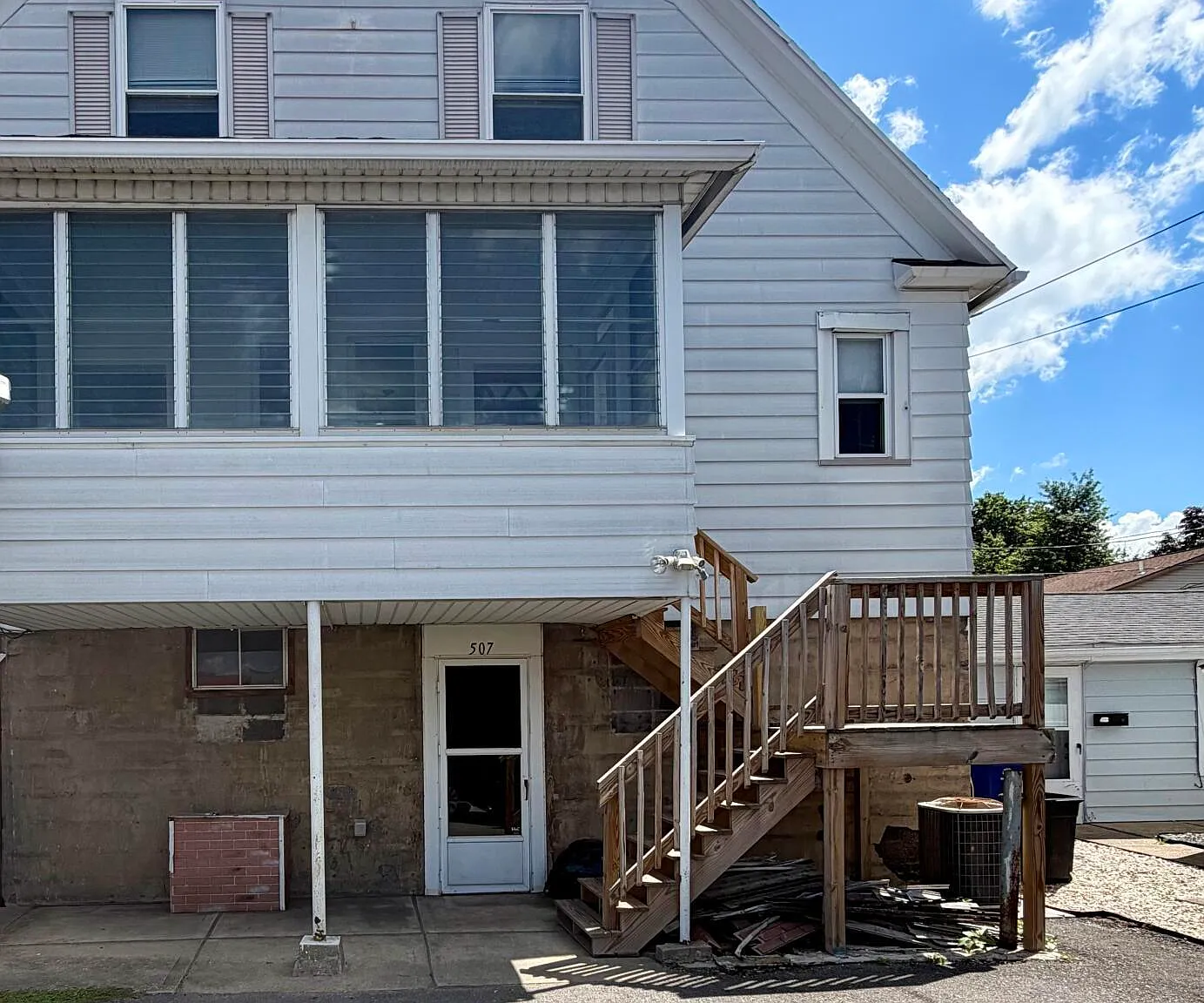 1 bed, 1.0 bath, 850 sqft, $975 — Photo 1