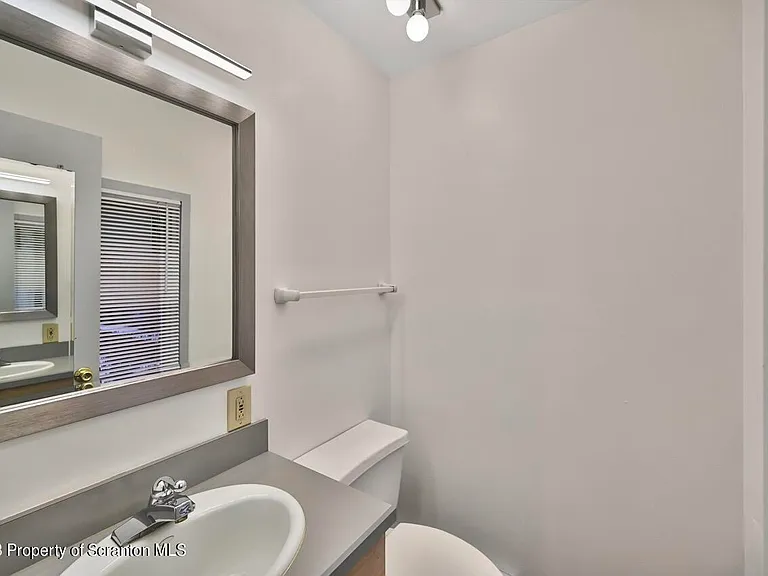 1409 Penn Ave #3 — Photo 27