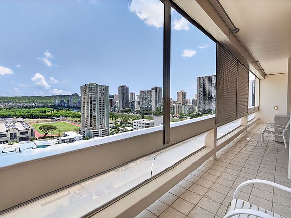 3rd image of 500 University Ave #Penthouse 8