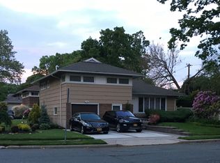 1409 Rose Ln, East Meadow, NY 11554