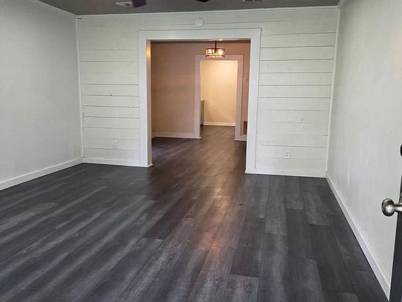 2nd image of 103 S Merrill St