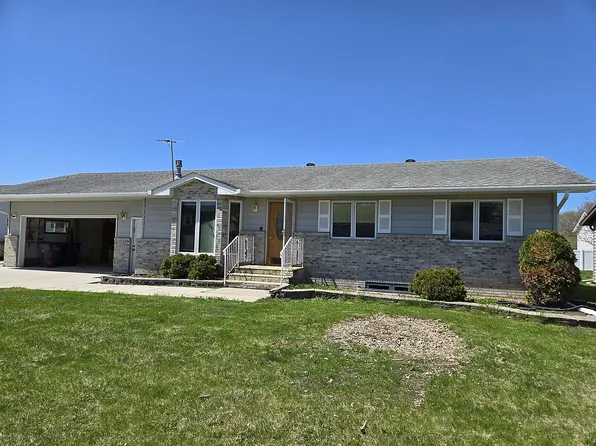 1209 19th St N, Moorhead, MN 56560