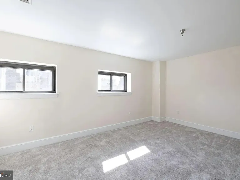 1500 Chestnut St #20A — Photo 17