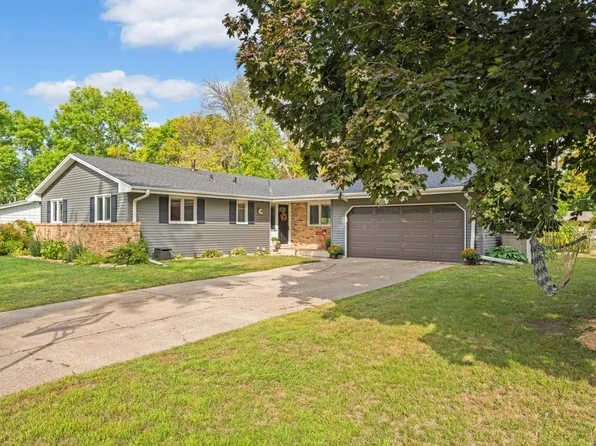 2316 Explorer Ct, Burnsville, MN 55337