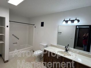 201 E Arbor Ave #107, Bismarck, ND 58504
