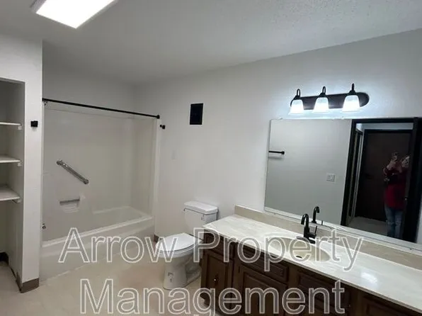 201 E Arbor Ave #107, Bismarck, ND 58504