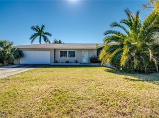 1122 El Dorado Pkwy E, Cape Coral, FL 33904