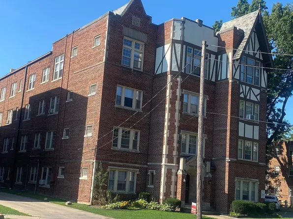 12039 Edgewater Dr #103, Lakewood, OH 44107