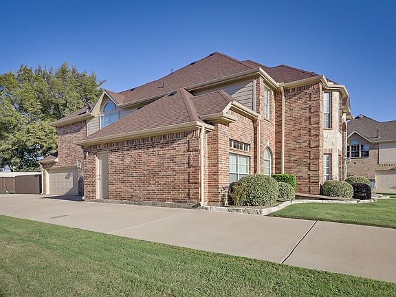 2nd image of 708 Montclaire Dr