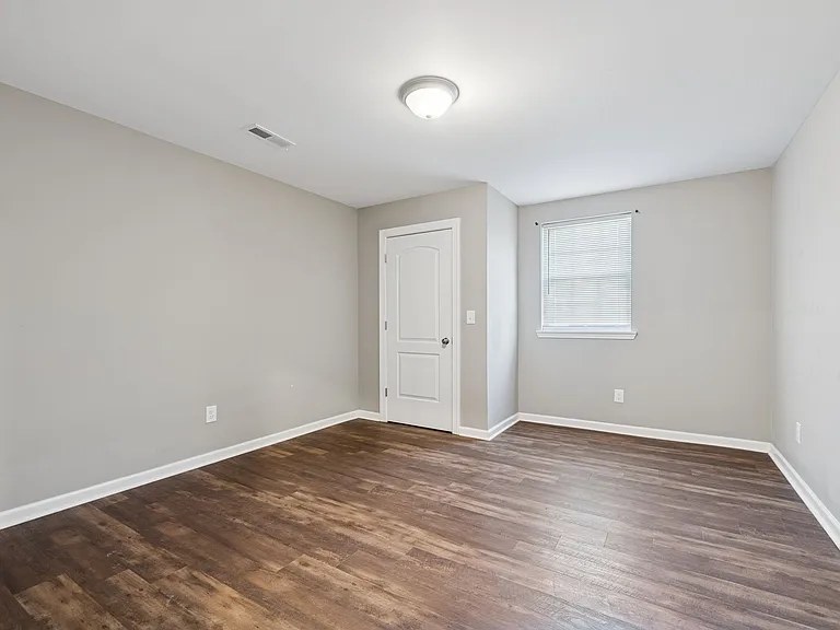 801 Poplar Ave #B — Photo 11